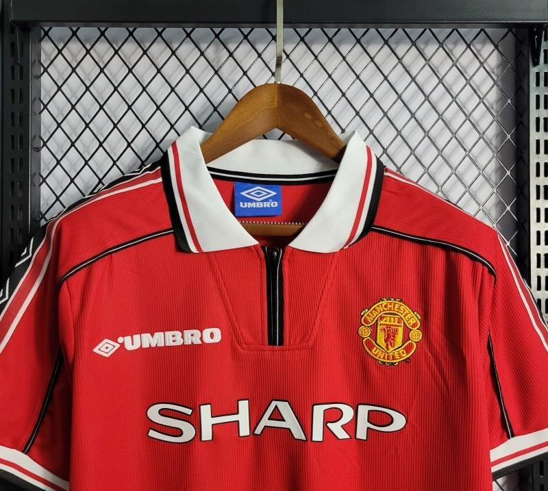 Manchester United 1998/99 Treble Retro